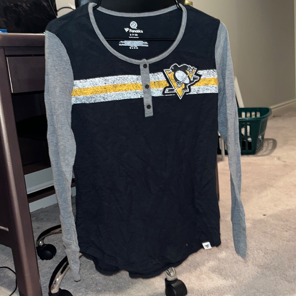Black and grey long sleeve Pittsburgh Penguins shirt